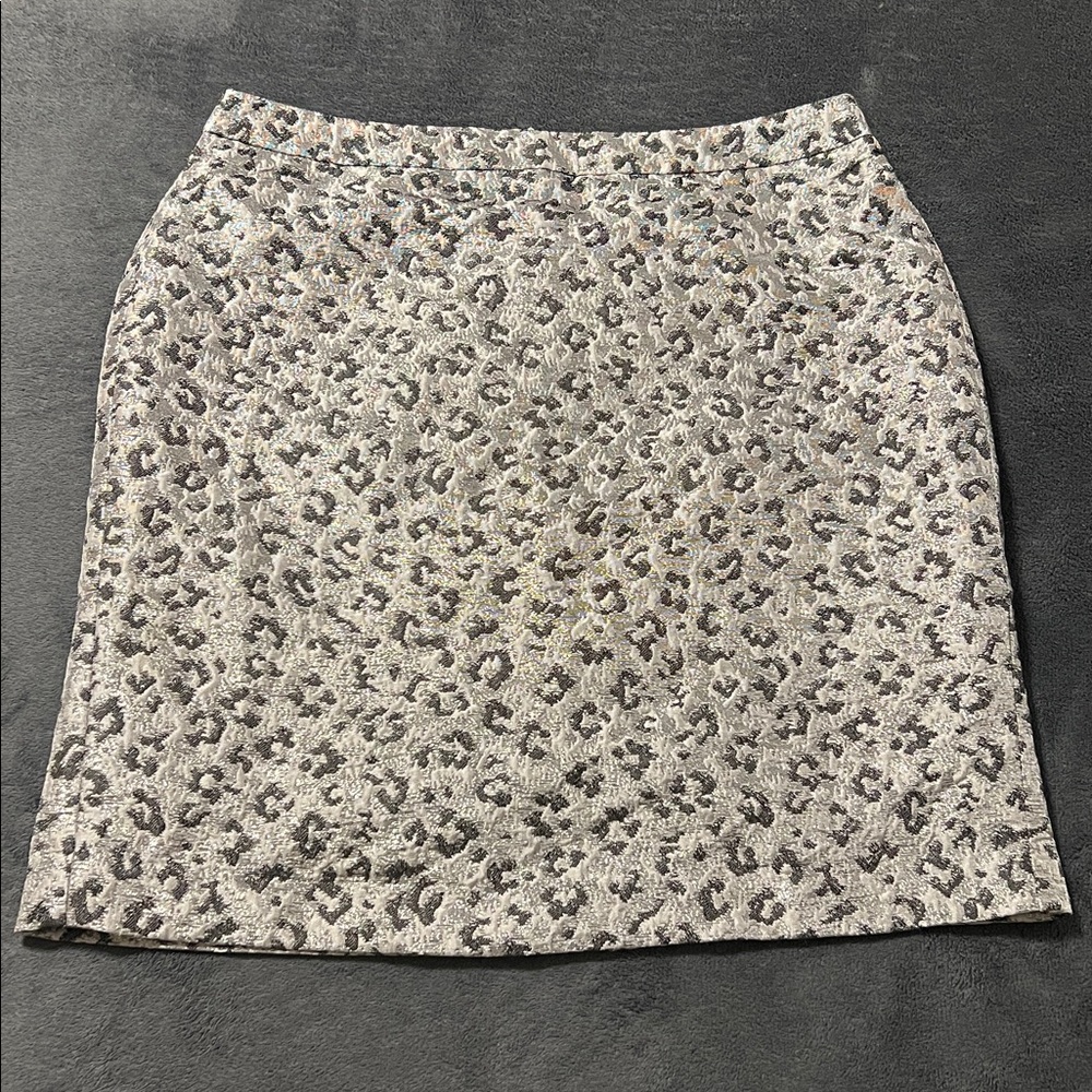 LOFT women’s size 12 mini skirt silver leopard print gray high waist metallic